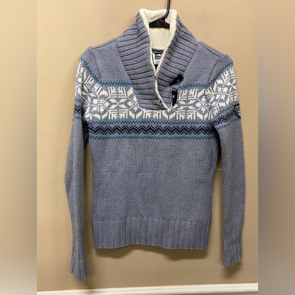 The North Face Fair Isle Gray Womens Sweater Toggle Buttons Size XS